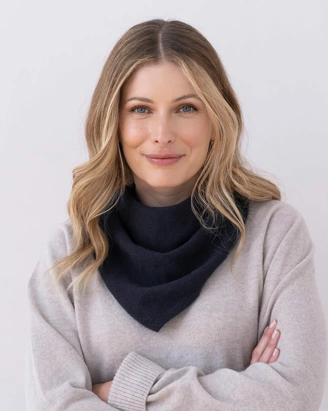 Cashmere Triangle Scarf 4 Cashmere Triangle Scarf - Image 2