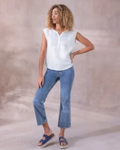 Embroidered Sleeveless Blouse